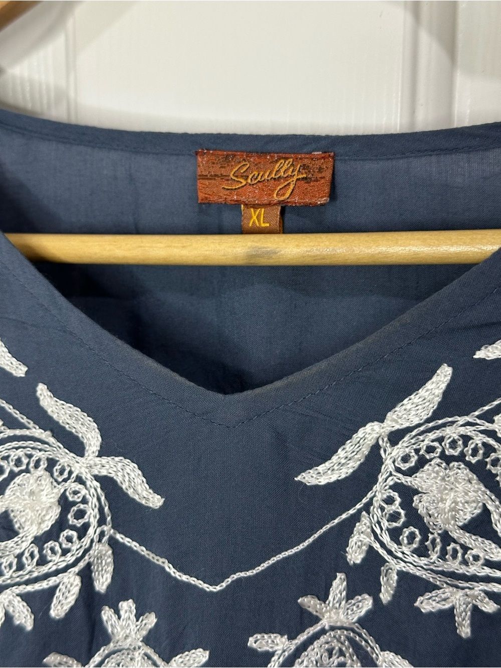 Scully Blue White Floral V-Neck Tunic Blouse Sz XL Western Cottage Prairie Rodeo - Picture 6 of 9